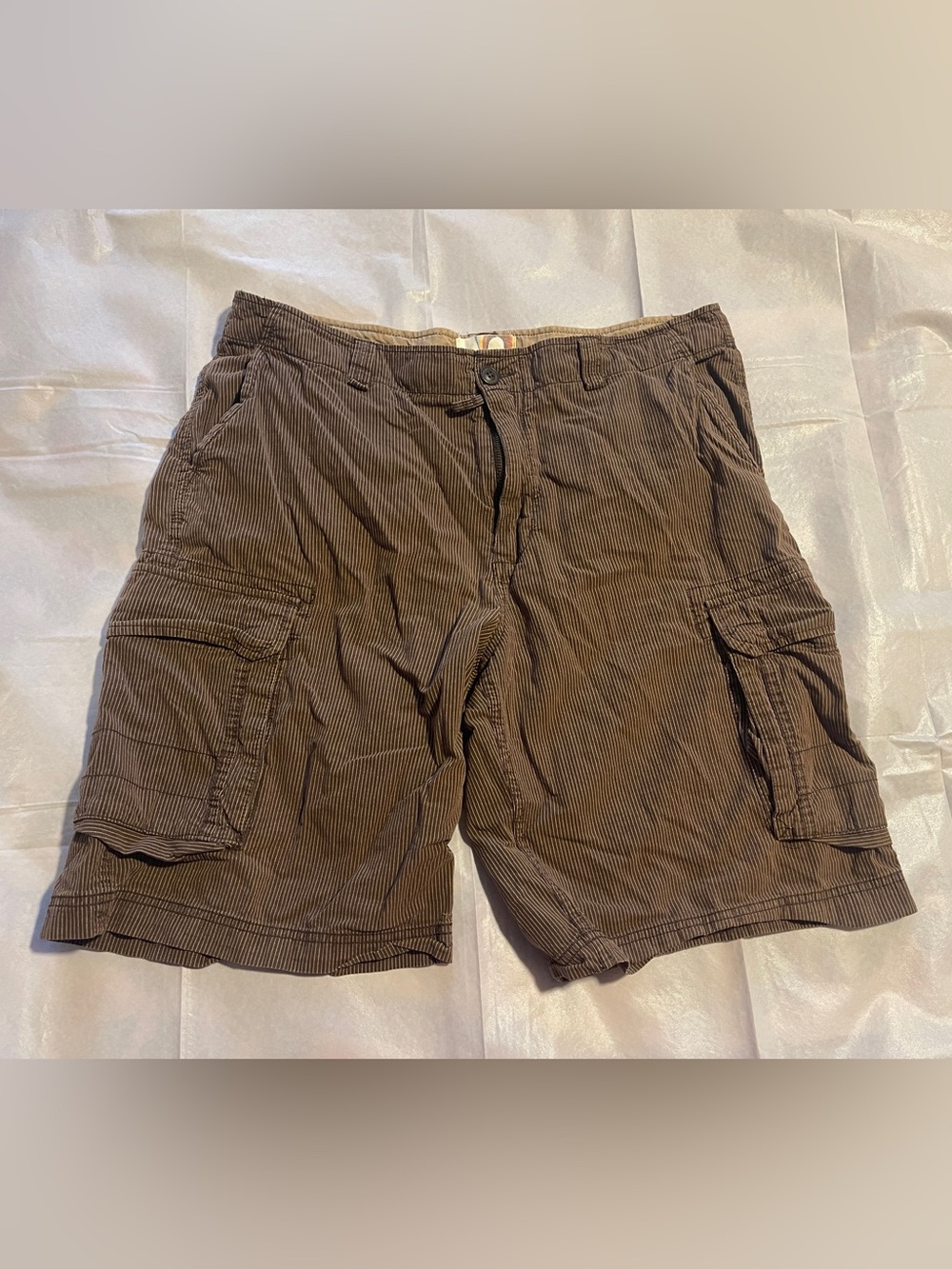Vtg OP Men's Brown Pinstripe Cargo Shorts size 39 beach vacation 10 in-seam